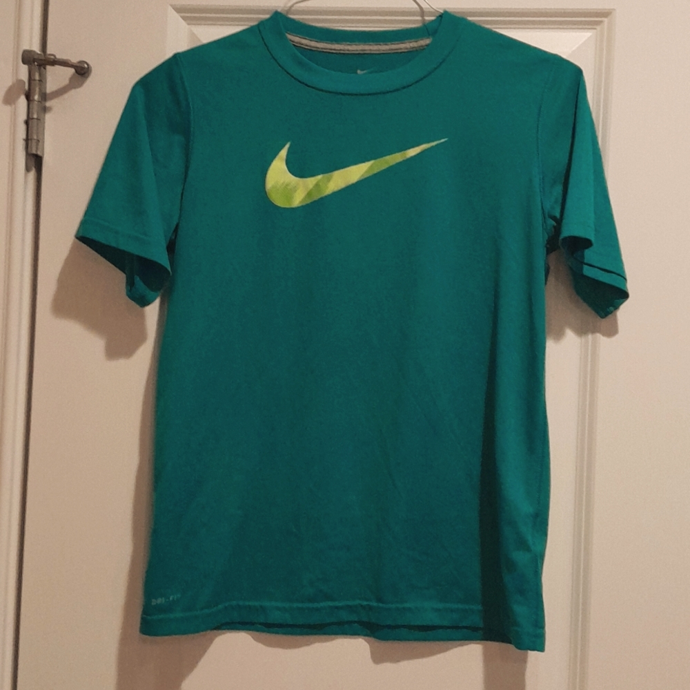 Nike dri-fit shirt, turquoise, youth large